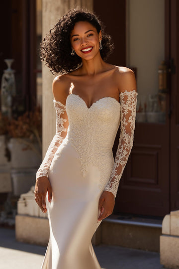 Ivoire Sweetheart Cou Sirène Dentelle Appliqué Balayage Train Robe de mariée